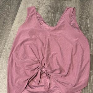 Purple tank top with a knot